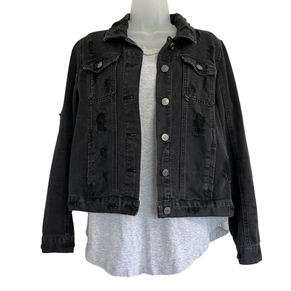 Distressed black jean jacket - Picture 7 of 7